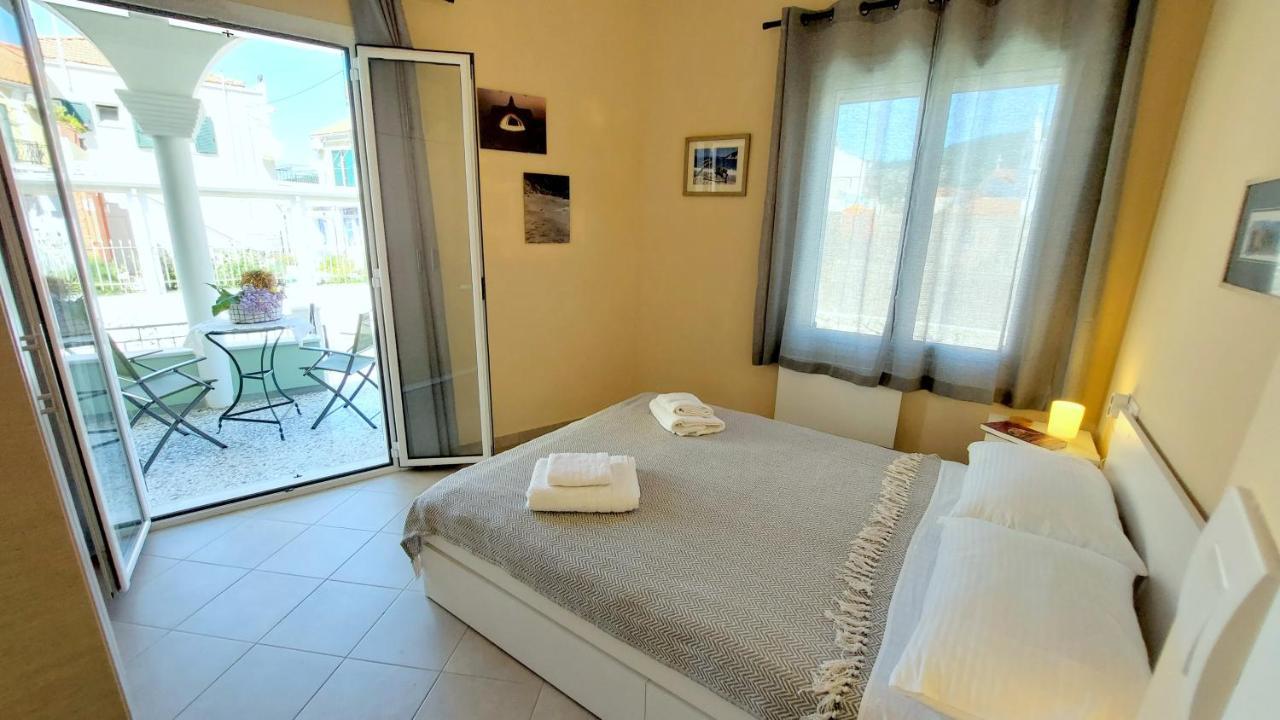 Epameinondas Luxury House วาธี ภายนอก รูปภาพ