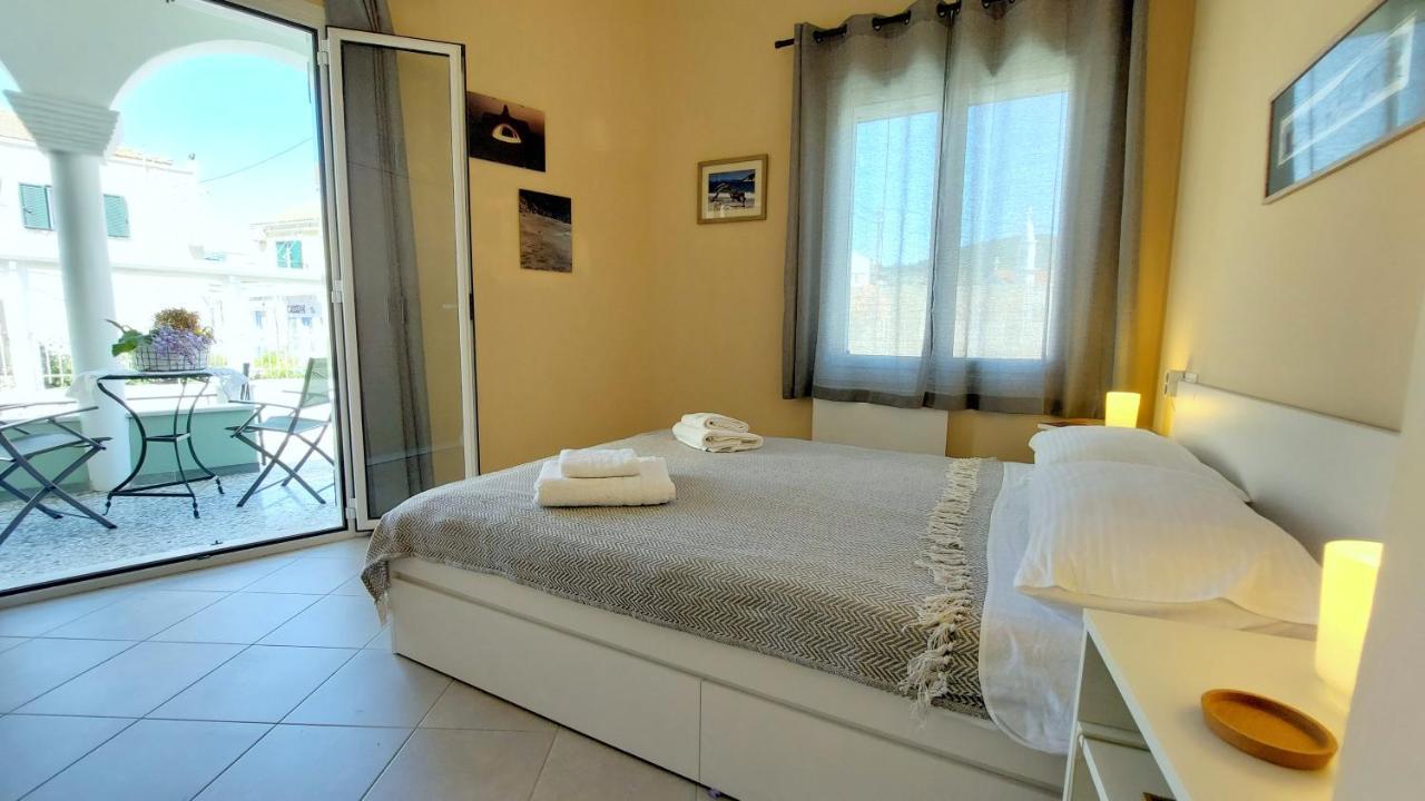 Epameinondas Luxury House วาธี ภายนอก รูปภาพ